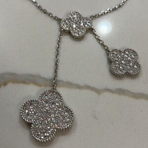 Clover set in sterling silver